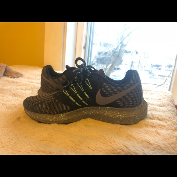 Nike running shoes - Picture 2 of 2